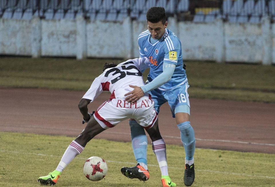 SK Slovan Bratislava AS Trencin Issa Adekunle Marco de Vernon feb17 TASR