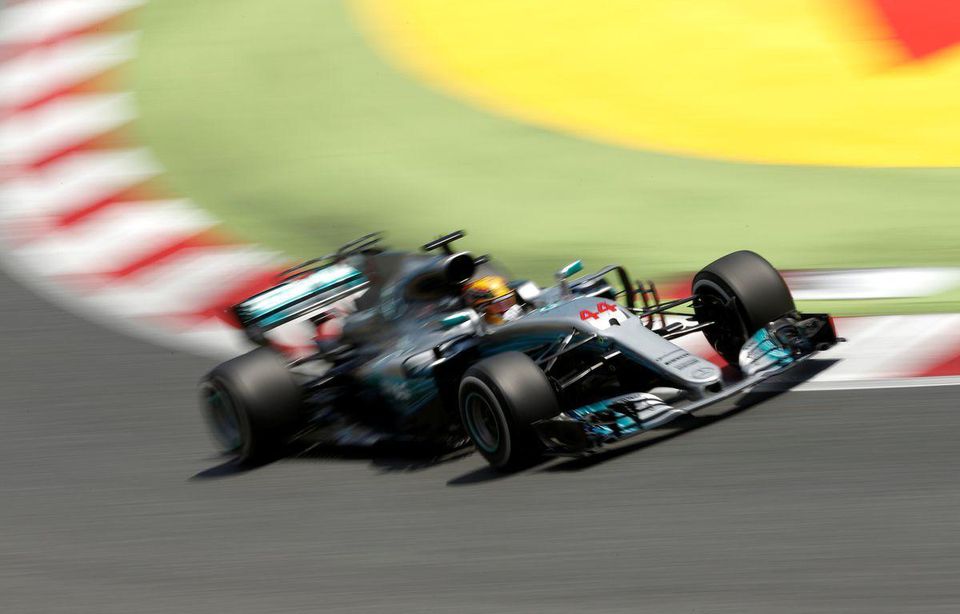 Lewis Hamilton Mercedes VC Spanielska maj17 Reuters