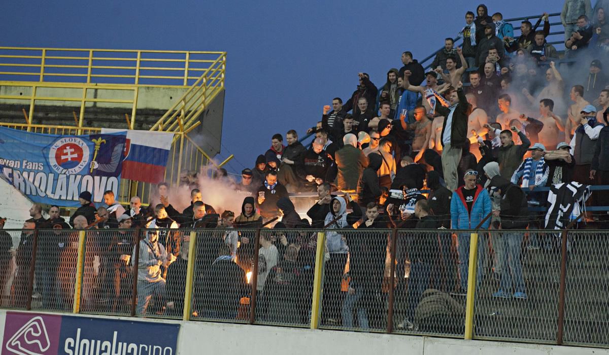 ak slovan, fans, dac, apr2017