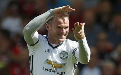 Do Rooneyho sa pustila legenda United: Si tučný a pomalý