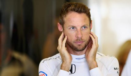 Na Preteky šampiónov mieri aj Jenson Button