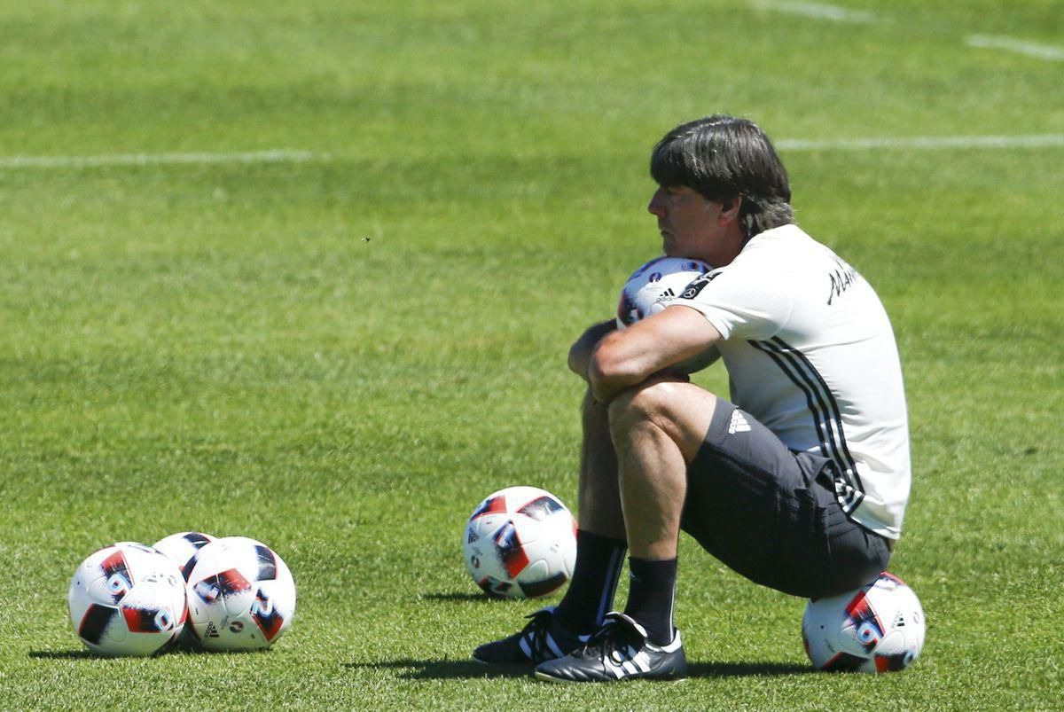 Joachim Low Nemecko trener trening jul16 Reuters