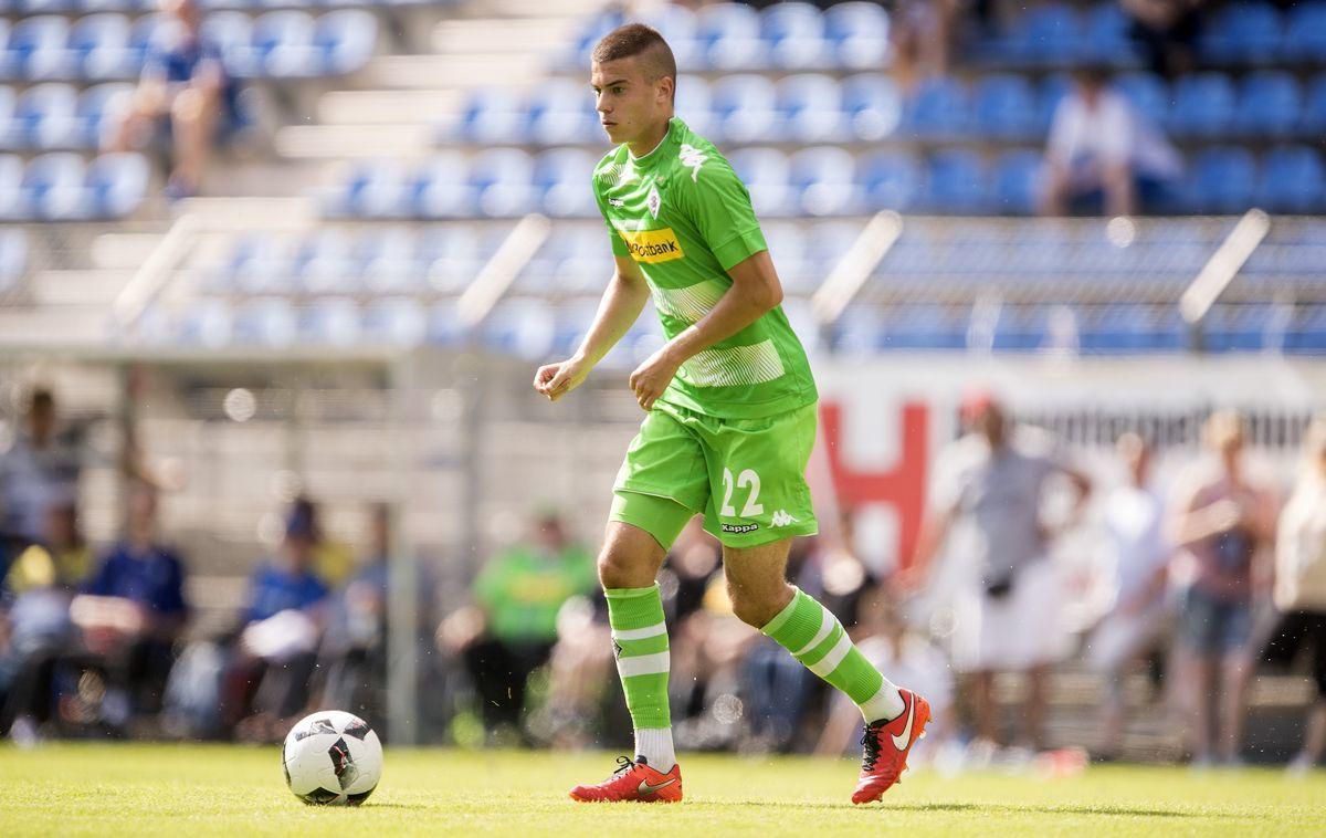 Laszlo Benes Borussia Dortmund sep16 Getty Images