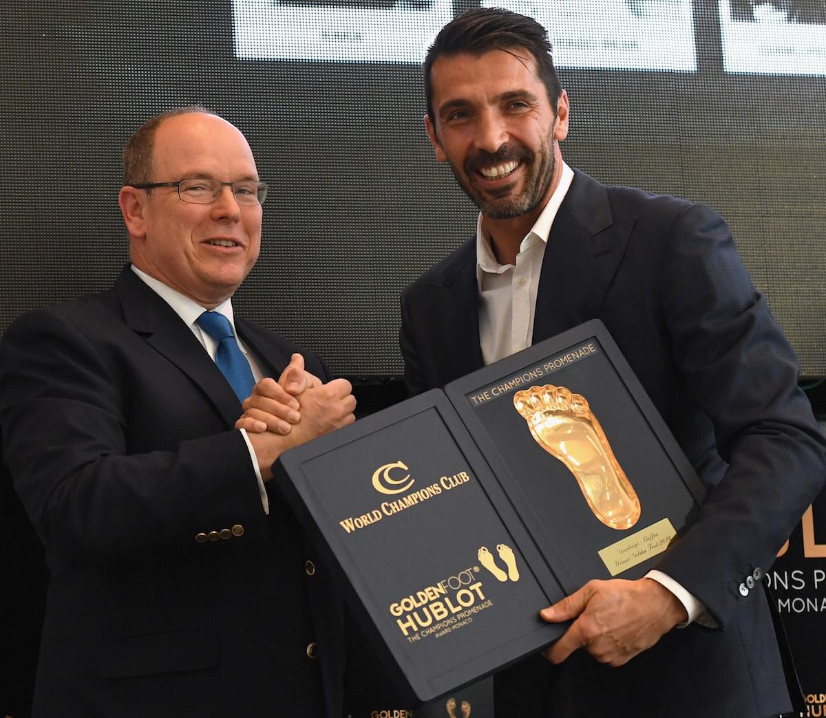 gianluigi buffon golden foot 2016