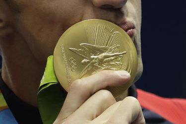 Amerických športovcov oslobodili od zdanenia olympijských kovov