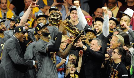 Video: Foto: NBA: Cleveland dokonal historický obrat a získal titul