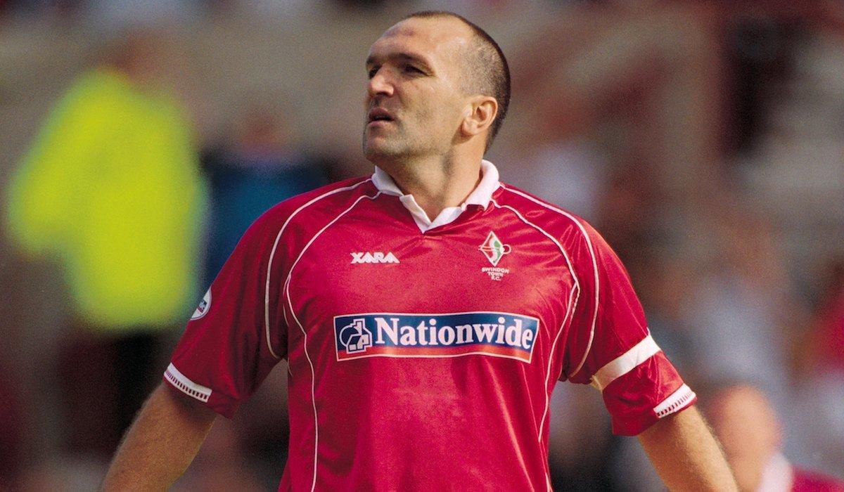 Neil Ruddock, sep01, gettyimages