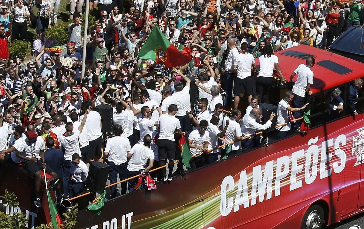 Portugalsko oslavy Lisabon EURO 2016 jul16 2 Reuters