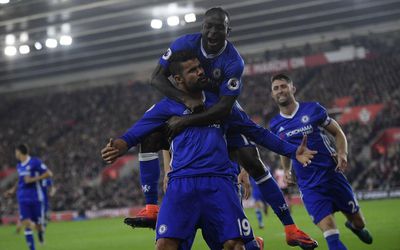 Video: Chelsea sa pohrala so Southamptonom, Everton prelomil čiernu sériu