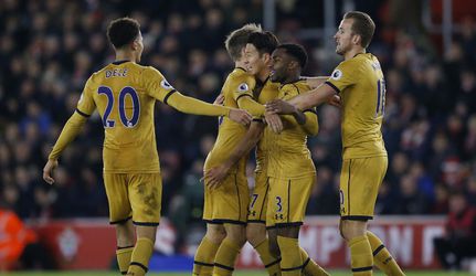 Video: Tottenham sa drží v boji o titul, v Southamptone strelil parádne góly