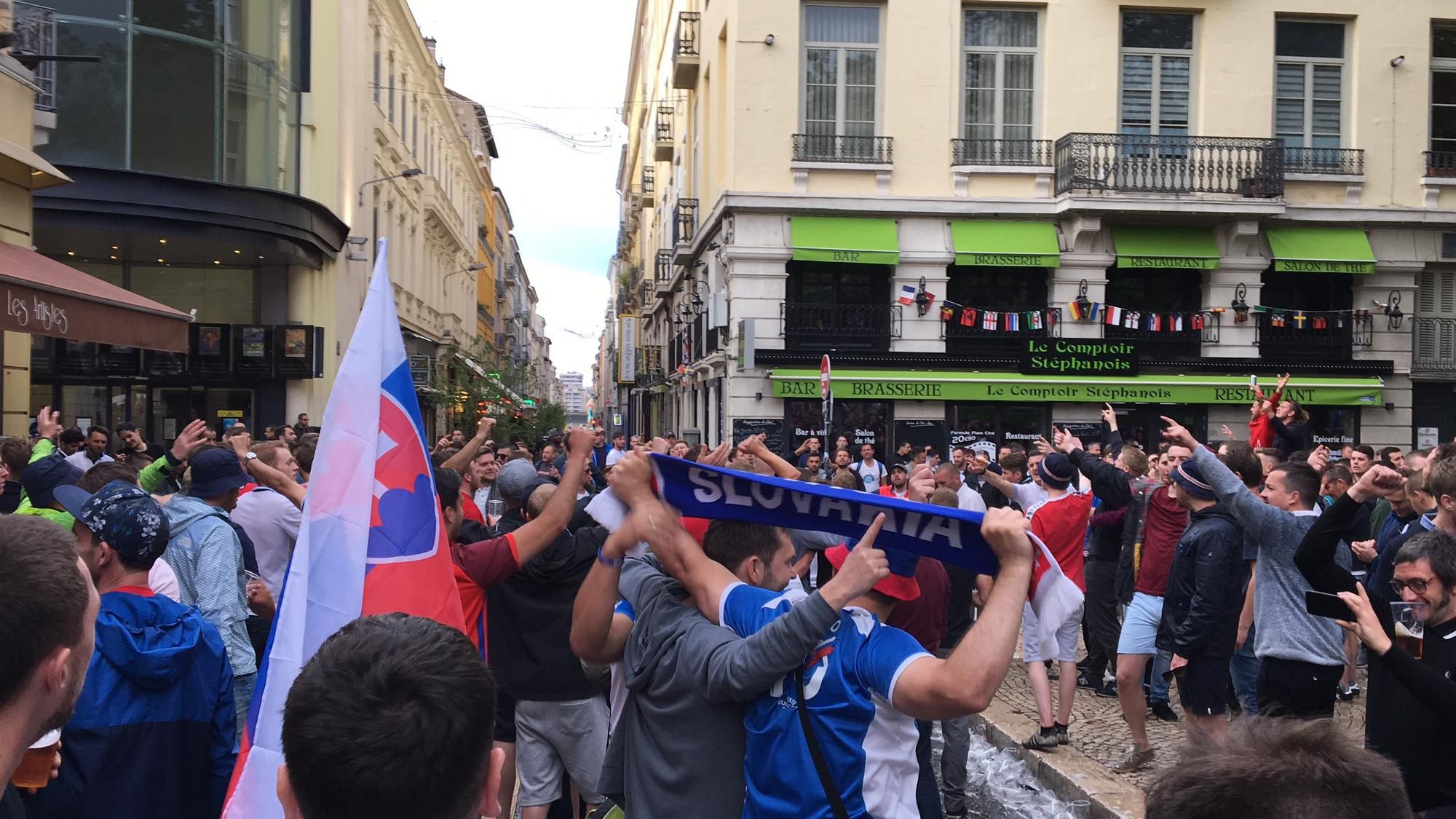 Slovensko - Anglicko, fanusikovia, St. Etienne, EURO 2016, foto5