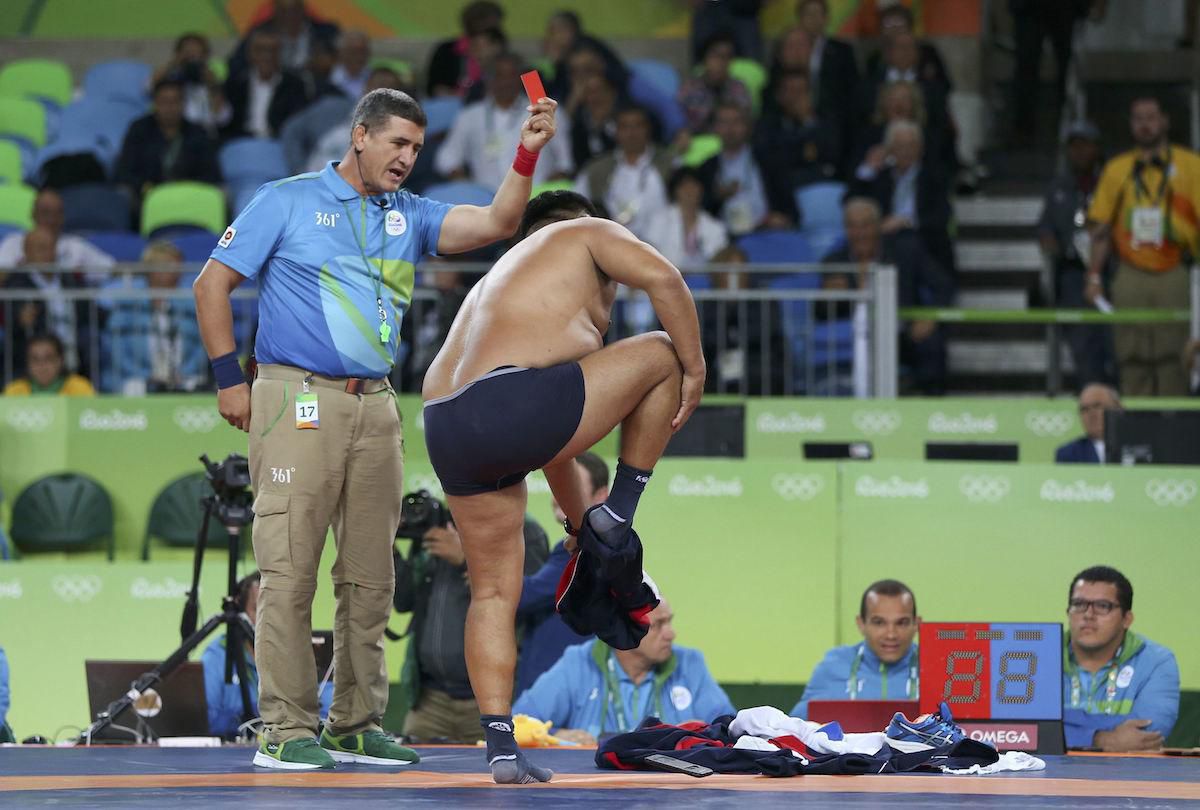 zapasenie mongolsko trener striptiz oh rio2016