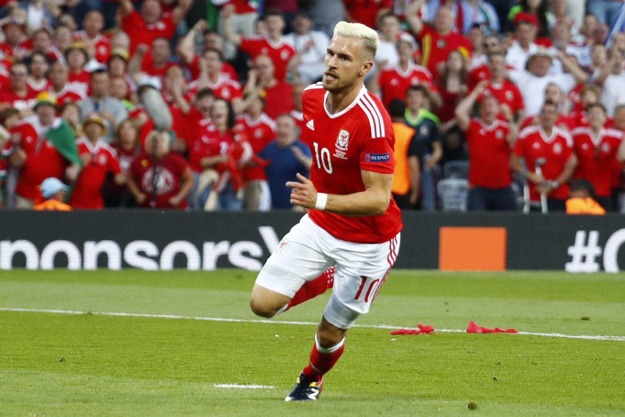 AAron Ramsey Wales oslava gol euro jun2016