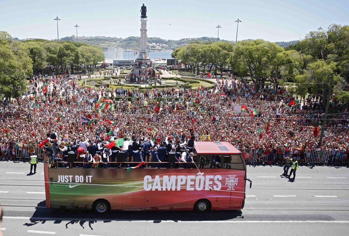 Portugalsko oslavy Lisabon EURO 2016 jul16 4 Reuters