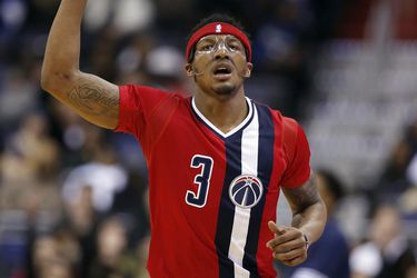 NBA: Viaceré hviezdy zostávajú vo svojich tímoch