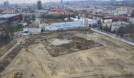 Foto: Dočkali sme sa, začali stavať Národný futbalový štadión