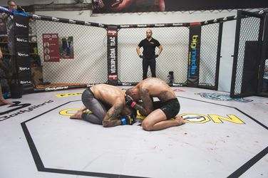 Komentár: MMA nie je len krvavé zápasenie, ale chuť víťaziť srdcom a s pokorou