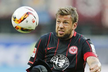 Eintracht Frankfurt predĺžil zmluvu s Marcom Russom