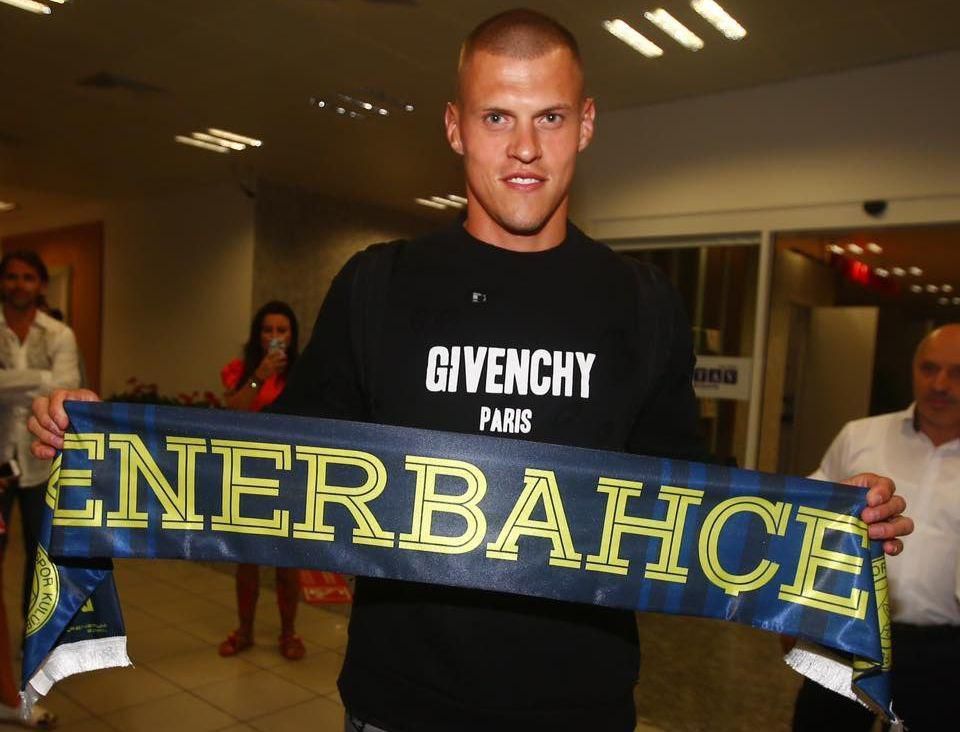 Martin Skrtel Fenerbahce Istanbul salik jul16 fenerbahce.org