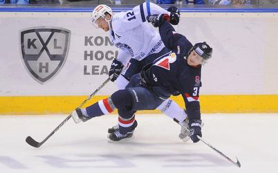 Hokejový Slovan kvária veľké problémy. Na trip ide len torzo tímu