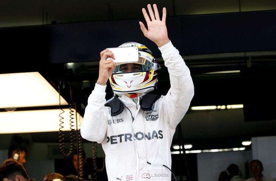 Lewis Hamilton Mercedes GP Malajzia sep16 Reuters