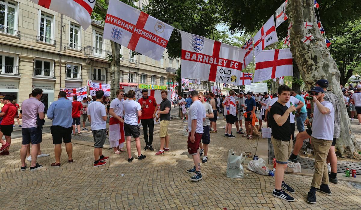 Na snímke fanúšikovia Anglicka pred zápasu B-skupiny na majstrovstvách Európy vo futbale medzi Slovenskom a Anglickom 20. júna 2016 vo francúzskom Saint-Etiénne.