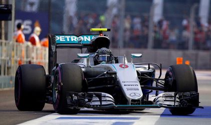 VC Singapuru: Nico Rosberg si vybojoval pole position