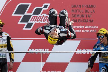Video: VC Valencie Moto2: Francúz Johann Zarco výhrou spečatil titul