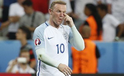 Rooneyho fackuje hanba, ale Anglicko nechce opustiť