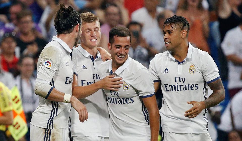 Toni Kroos, Gareth Bale, Lucas Vazquez, Mariano Diaz, Real Madrid, gol, radost, hraci, aug16, reuters