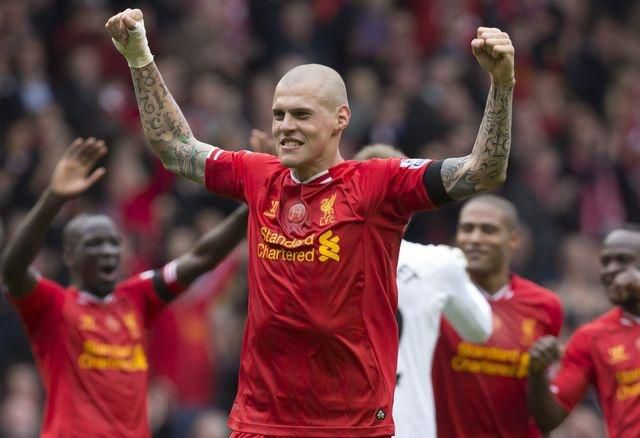 Martin Skrtel ruky hore wuueej FC Liverpool foto ilustracka