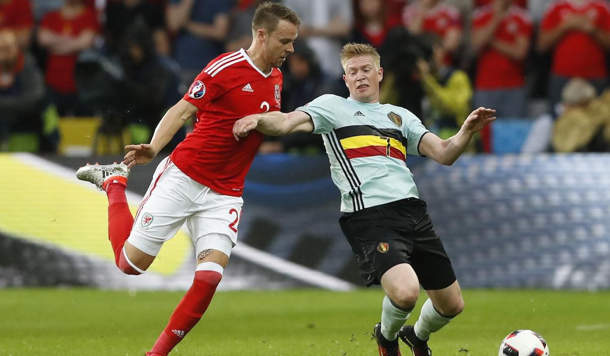 Wales, Chris Gunter, Belgicko, Kevin De Bruyne, EURO 2016, jun16