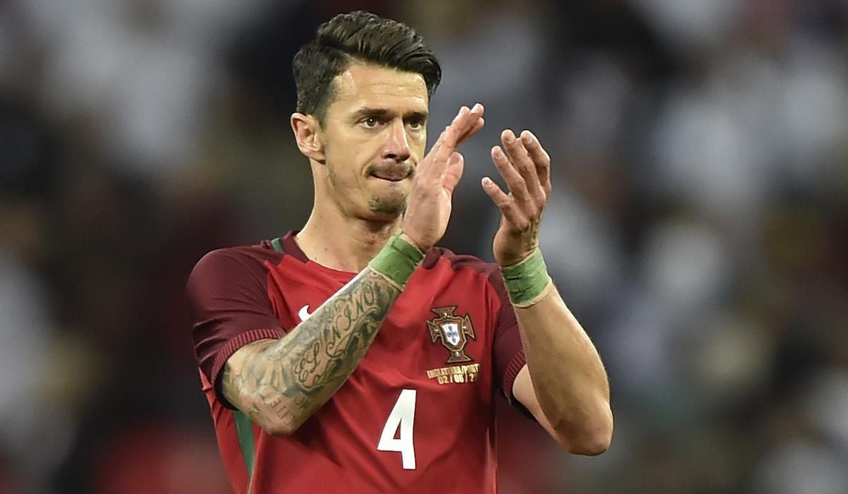 Jose Fonte, Portugalsko, potlesk, bordovy dres, EURO 2016