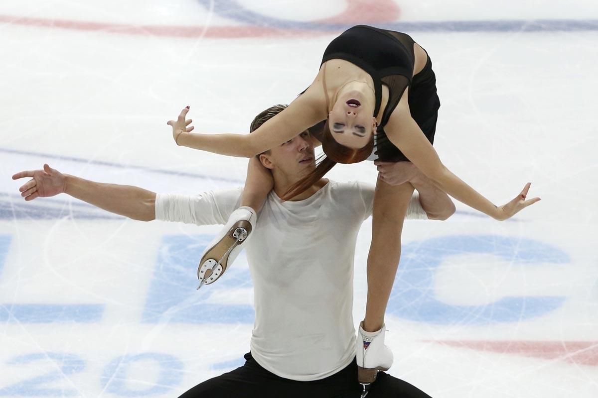 Ekaterina Bobrova and Dmitri Soloviev, krasokorculovanie, okt2016, moscow