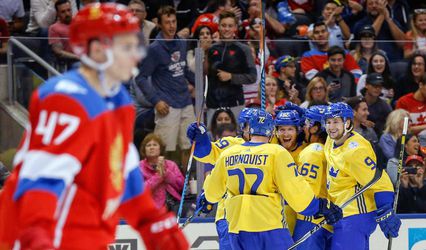 Foto: Video: Švédsky val zastavil Rusko, Ovečkin v závere zdramatizoval zápas