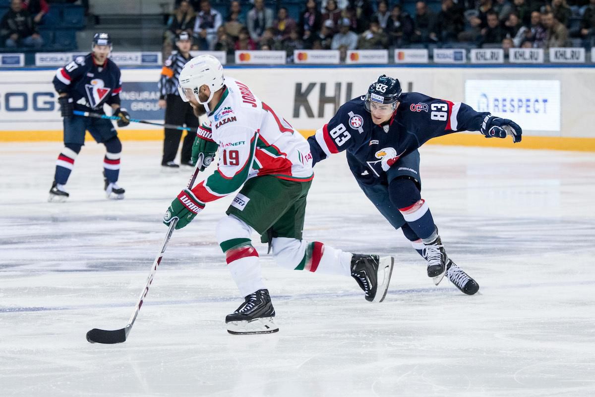 michal hlinka hc slovan bratislava michal jordan ak bars kazan okt2016