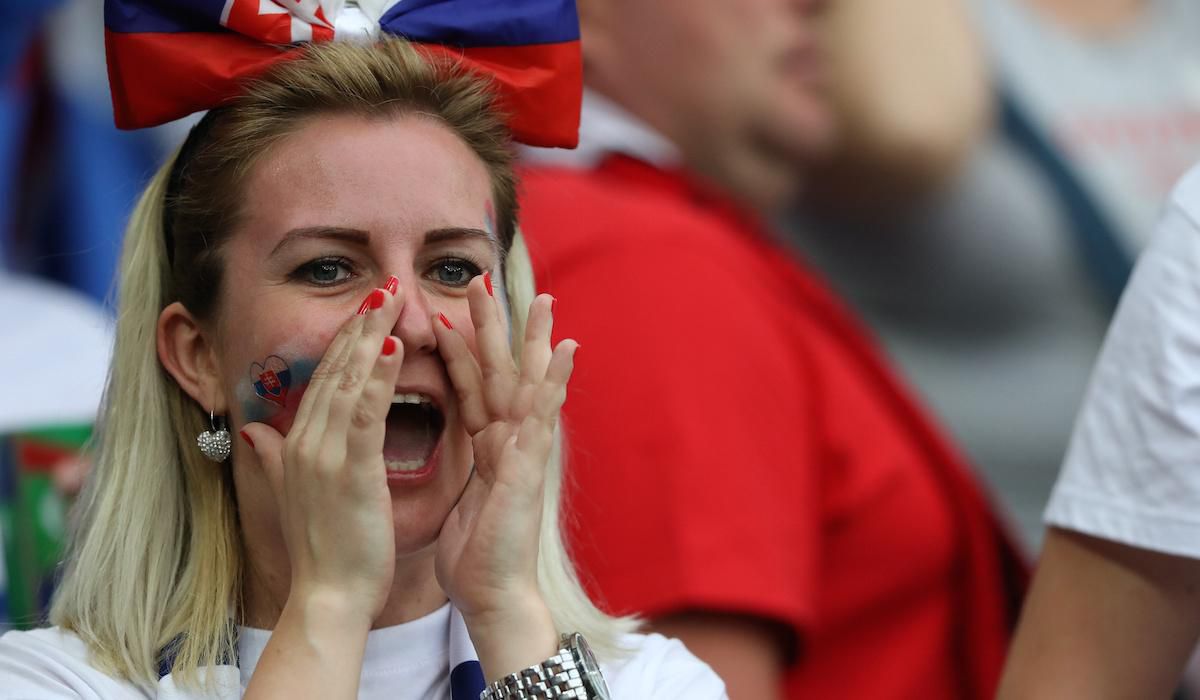 Na snímke fanúšikovia Slovenska počas zápasu B-skupiny na majstrovstvách Európy vo futbale medzi Slovennskom a Anglickom 20. júna 2016 vo francúzskom Saint-Etiénne.