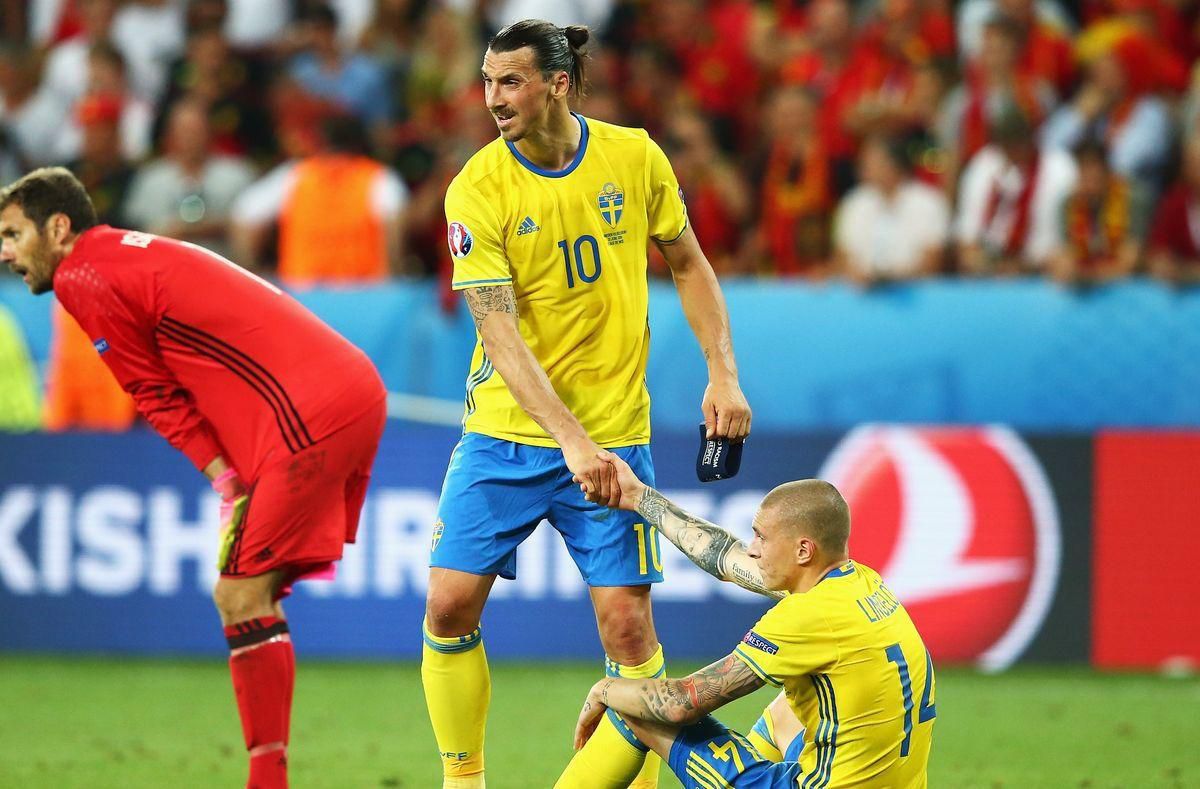 Zlatan Ibrahimovic Victor Lindelof Svedsko EURO 2016 jun16 Getty Images