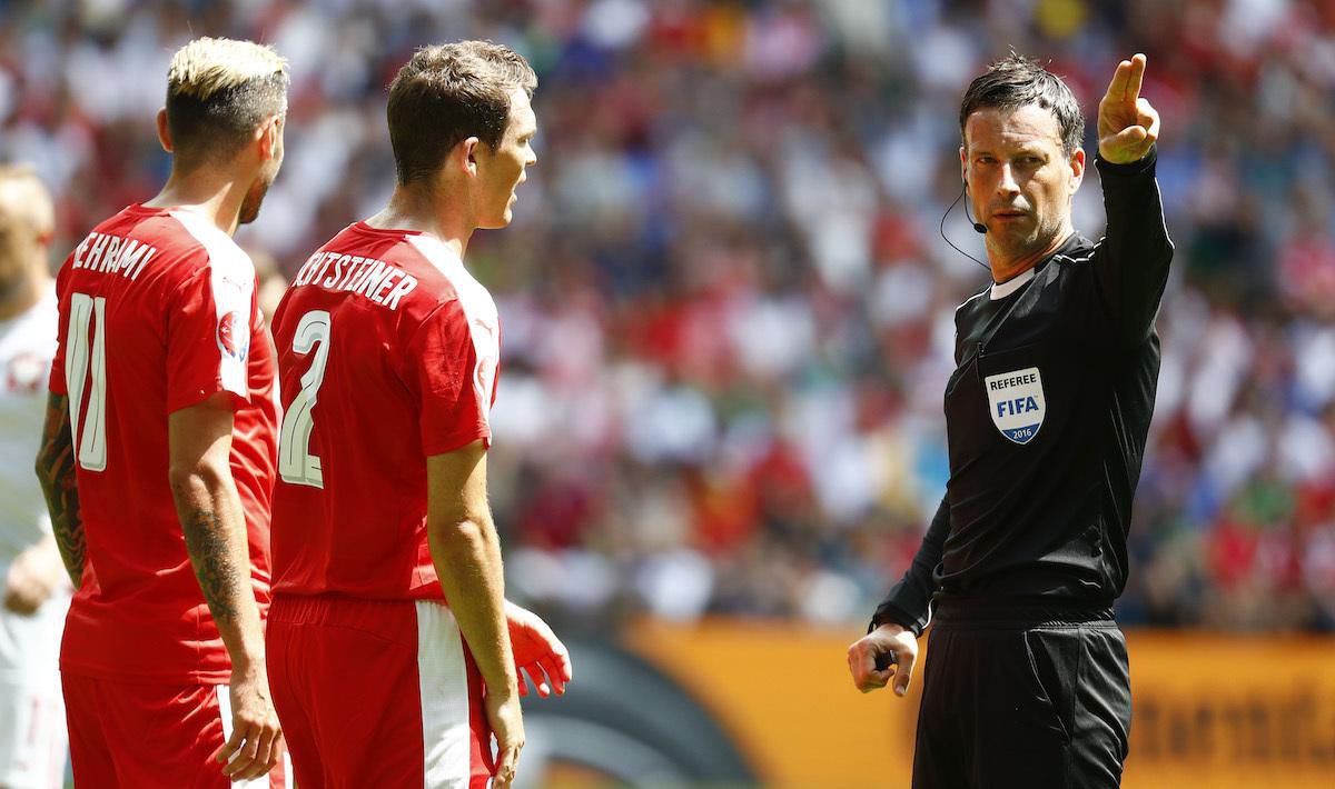 Mark Clattenburg rouhodca svajciarsko euro jun2016