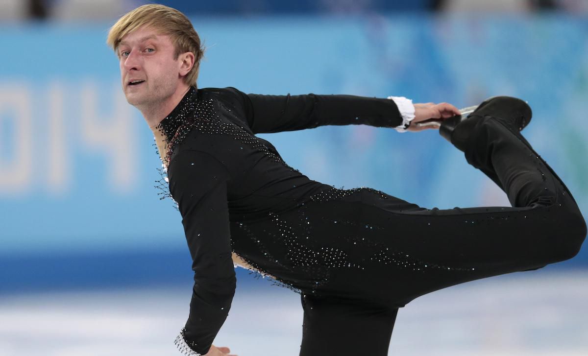 Napumpoval ho liekmi a na ľad ho poslal s horúčkou. Syna legendárneho Rusa odviezla sanitka