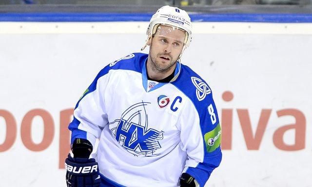 Martin cibak niznekamsk kapitan vs slovan dec2013 tasr