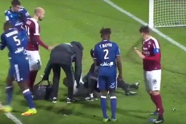 Video: Brankára Lyonu zasiahli delobuchy, duel predčasne ukončili