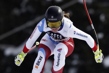 SP: Švajčiarka Suterová musela pod skalpel, pretekať by mala v januári