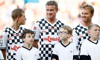 Video: Benefičný zápas pre Schumiho: Chladnokrvný Häkkinen i paródia na Zazu