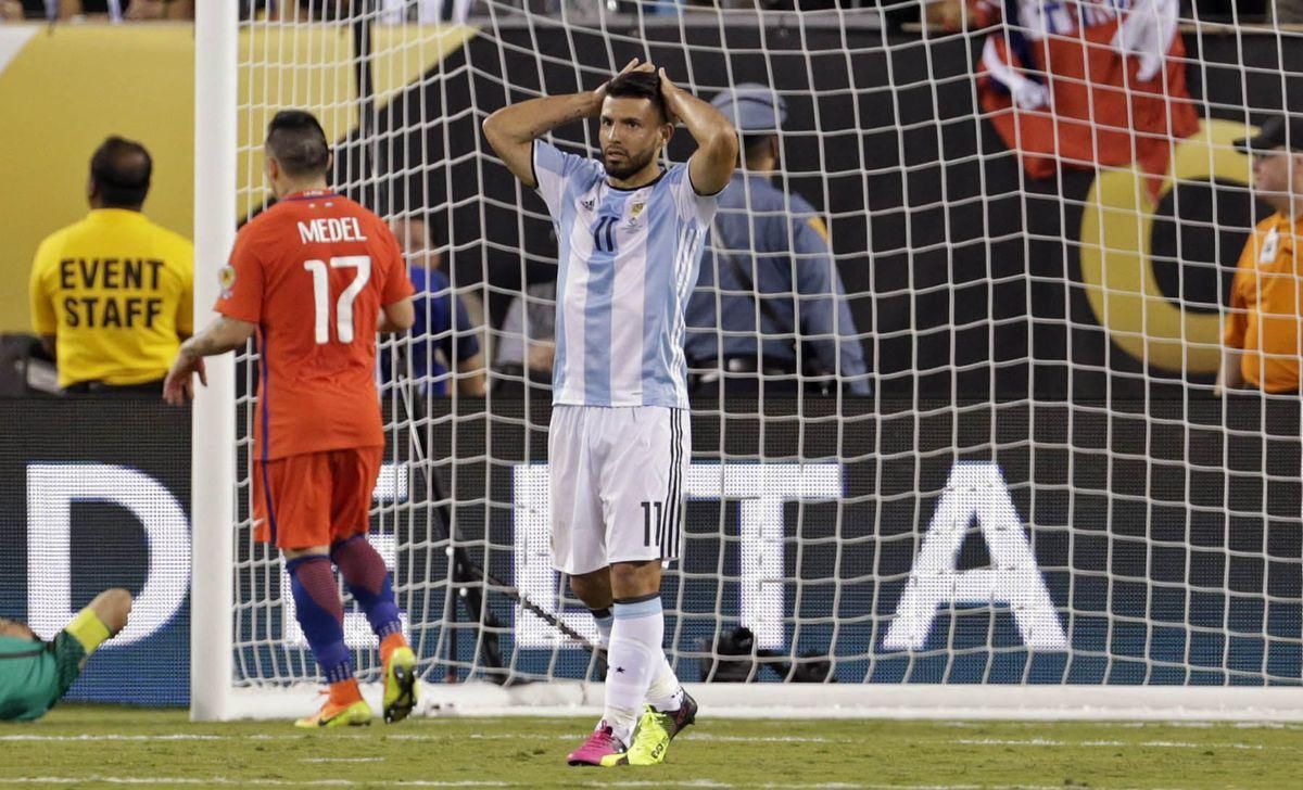 Argentina Sergio Aguero nechape Copa America jul16 Reuters