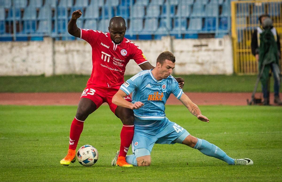 FK Senic a SK Slovan Bratislava Aleksandar Cavric Paul Quaye okt16 SITA