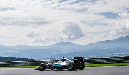 VC Rakúska: Rosberg bol najrýchlejší v oboch meraných tréningoch