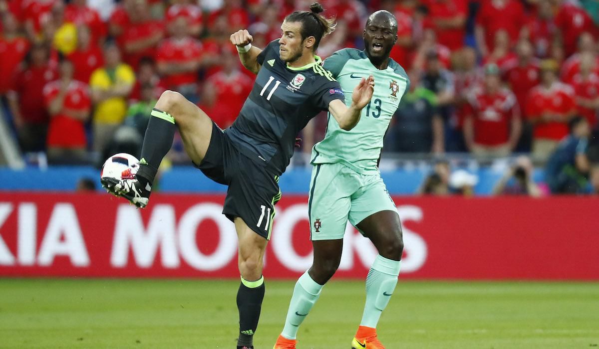 Wales, Gareth Bale, Portugalsko, Danilo, EURO 2016, jul16, reuters