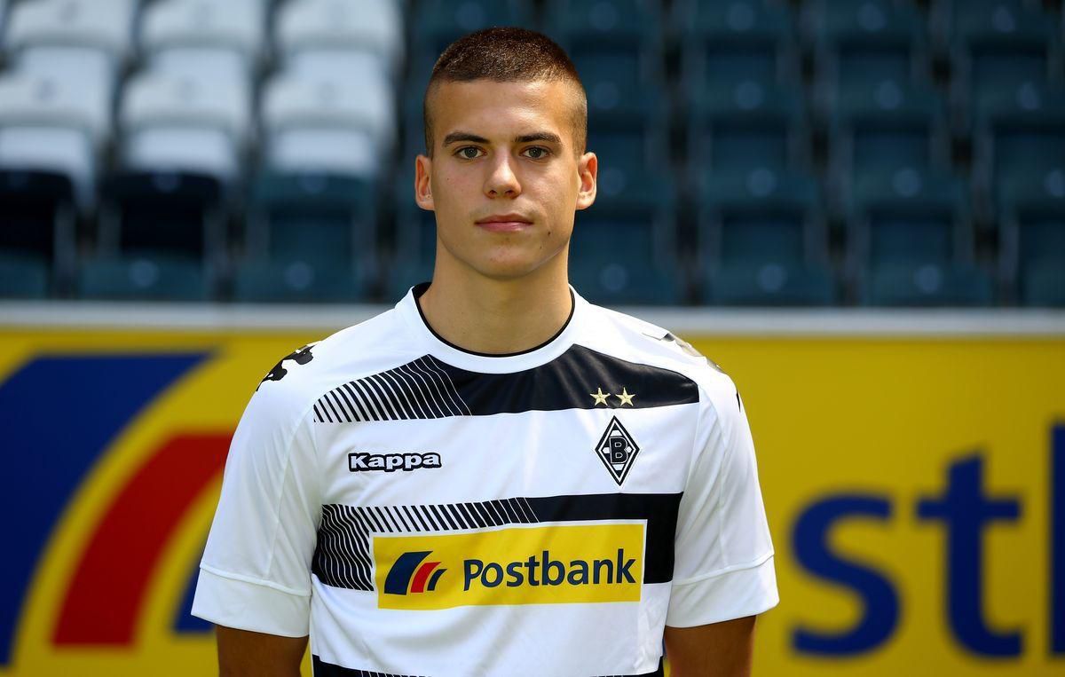 Laszlo Benes Borussia Dortmund sep16 Getty Images