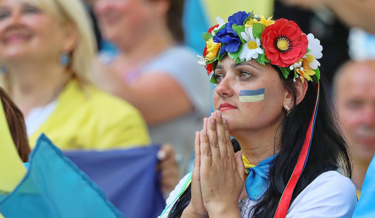 Na snímke fanúšikovia Ukrajiny počas zápasu C-skupiny na majstrovstvách Európy vo futbale medzi Ukrajinou a Poľskom  21. júna 2016 vo francúzskom Marseille